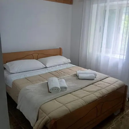 Bujtina Milani * Theth