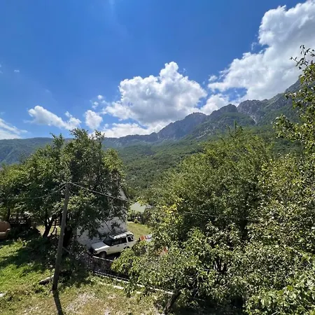 Bujtina Milani Bed & Breakfast *