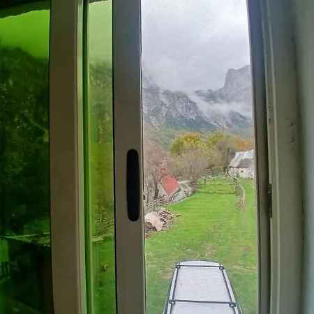 Bed & Breakfast Bujtina Milani
