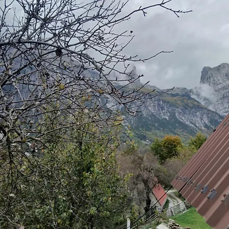 Bed & Breakfast Bujtina Milani