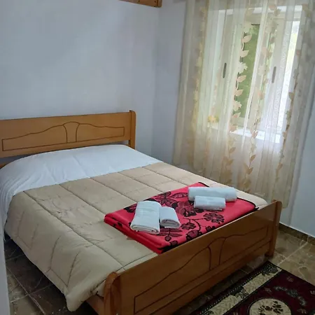 Bujtina Milani Bed & Breakfast *
