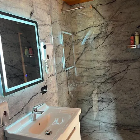 Bed and Breakfast Bujtina Milani *
