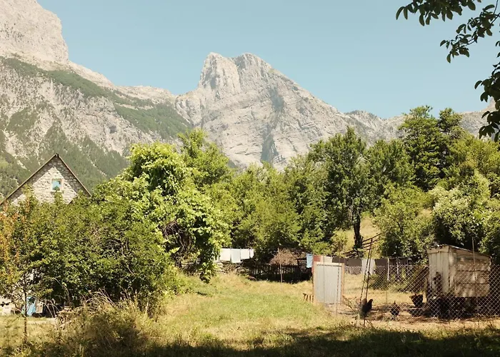 Bed & Breakfast Bujtina Milani Theth